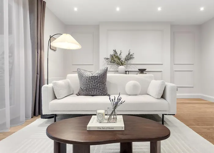 Designer Garden Home In Central London